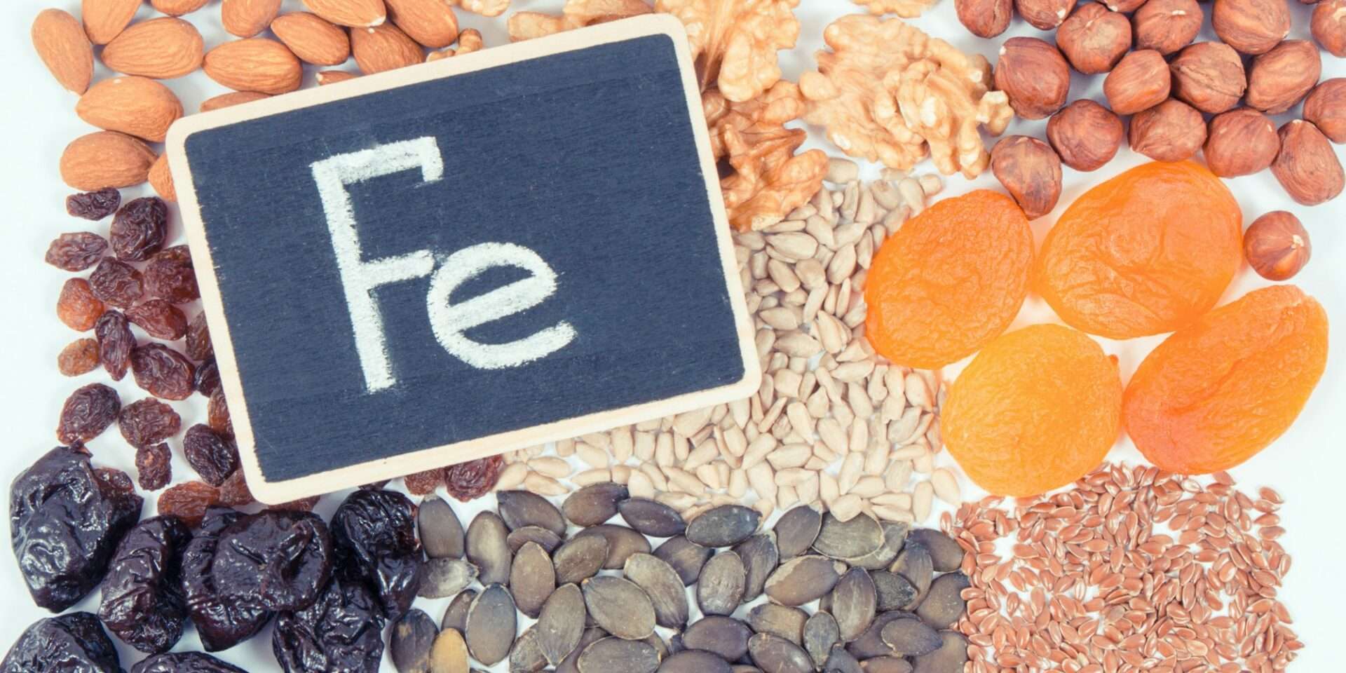 Inscription Fe and natural healthy ingredients as source iron, vitamins, minerals and dietary fiber