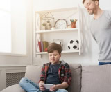 בקרת הורים: 6 אפליקציות מומלצות להורים לשנת 2025