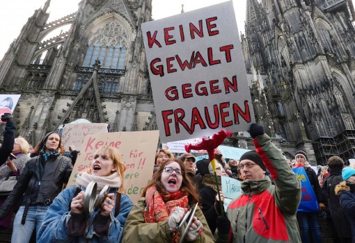 Manifestation contre le sexisme et le racisme, à Cologne