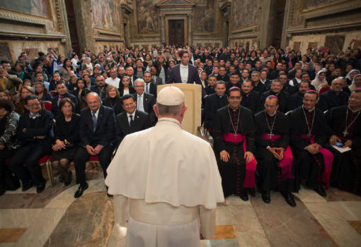Délégation salvadorienne à une audience du Pape François en 2015