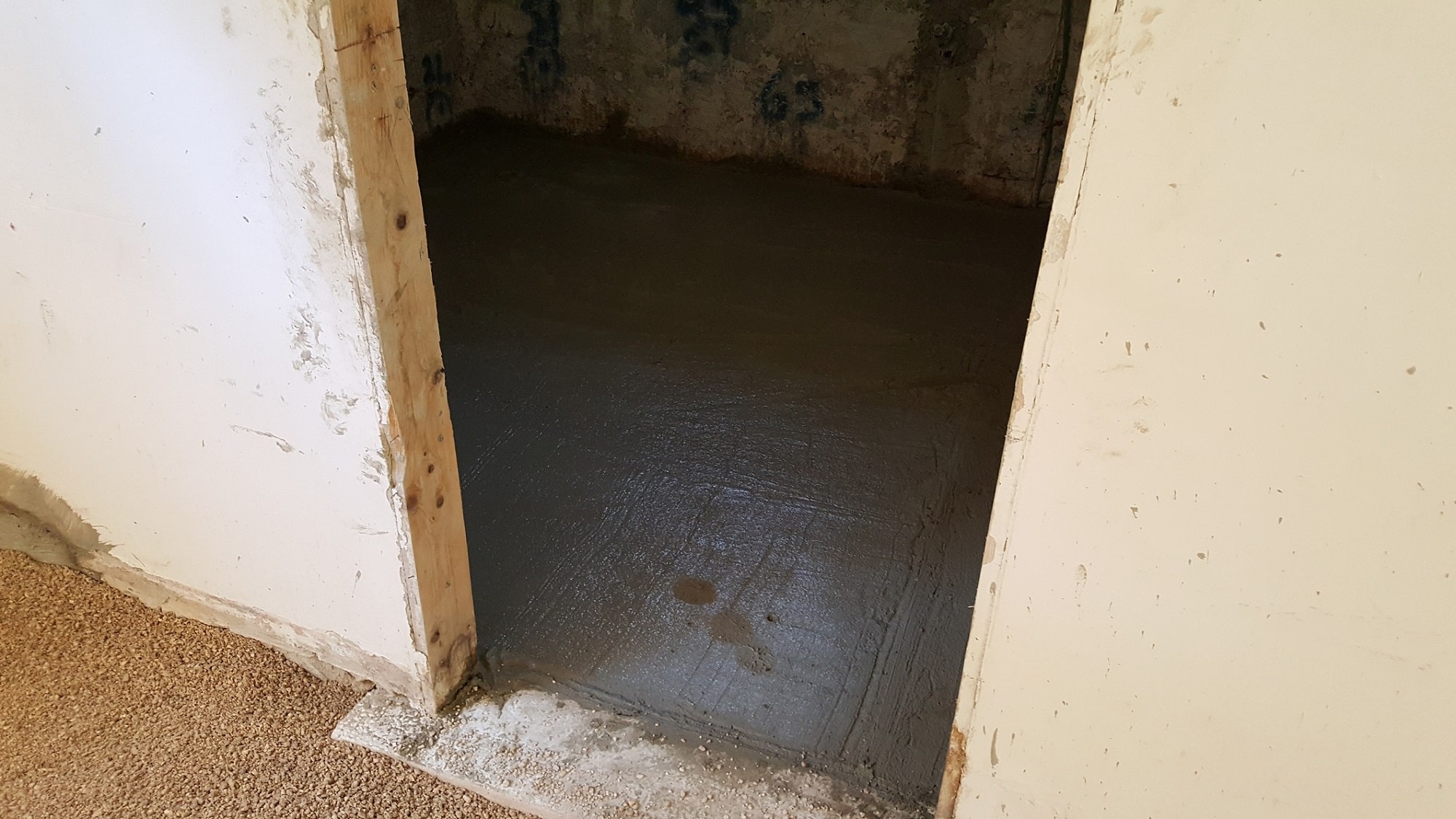 מילוי סומסום ויישור רצפה בבטון