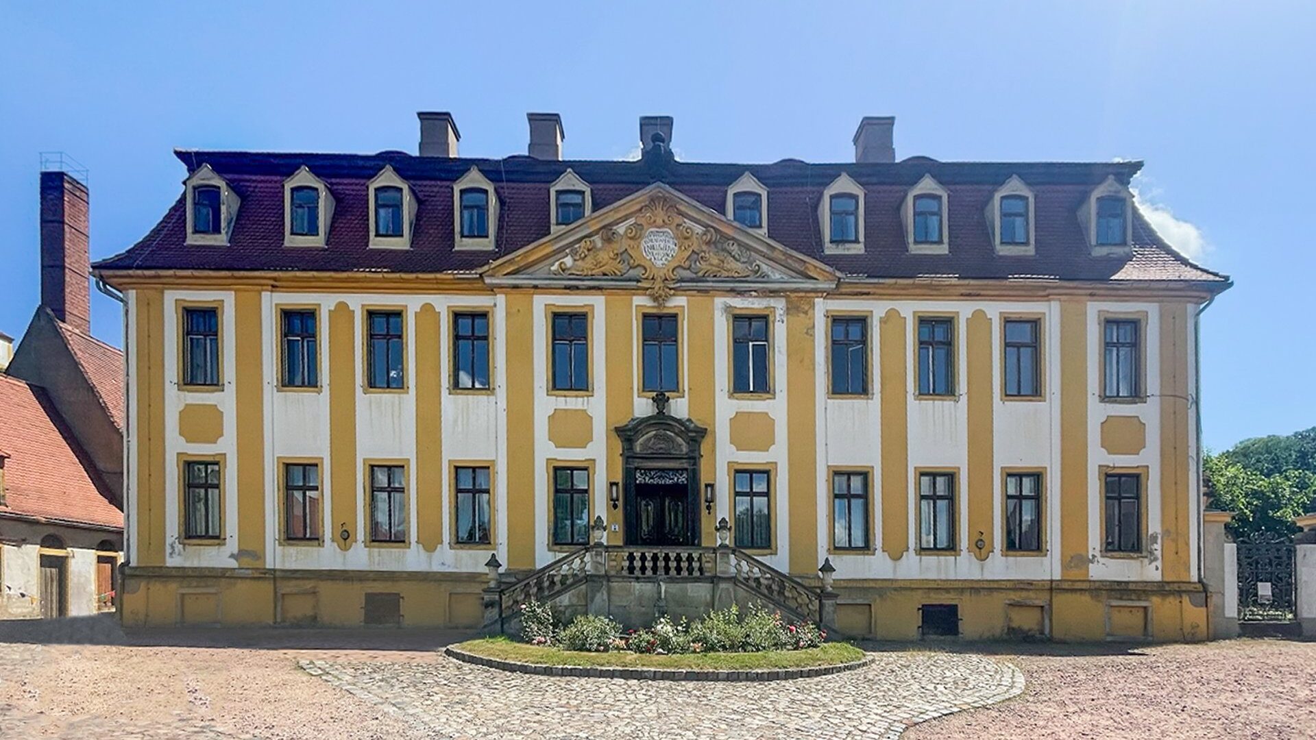 Read more about the article Schloss Seußlitz nahe Dresden steht erstmals öffentlich zum Verkauf