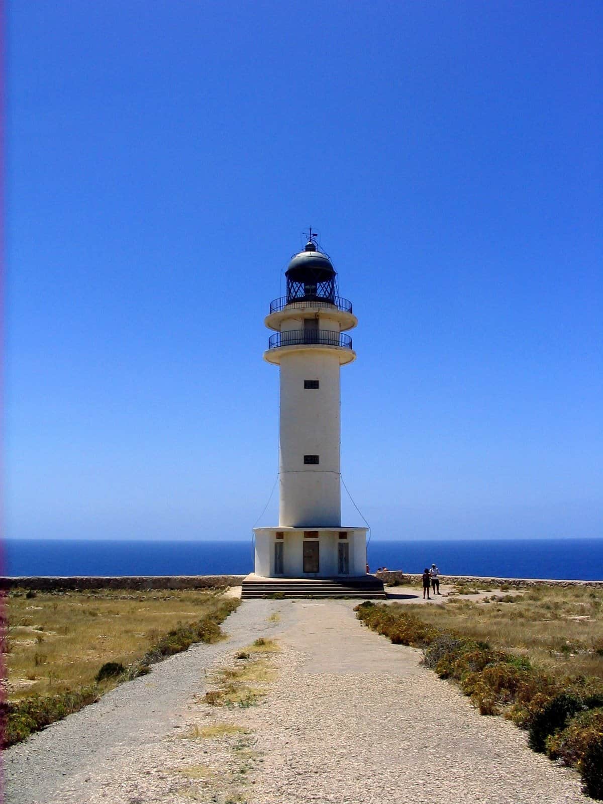 Accent tips for Spanish speakers lighthouse in Spain