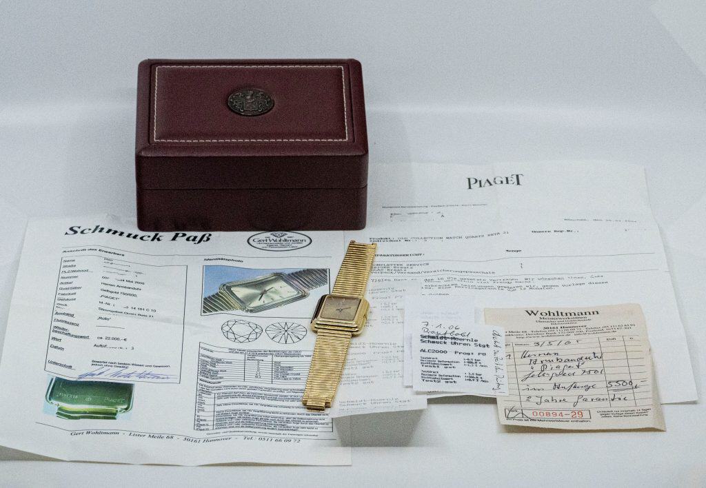 Eine Piaget Beta 21 im vollständigen Set