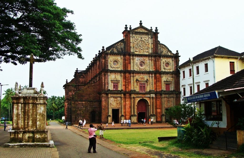 churches in goa