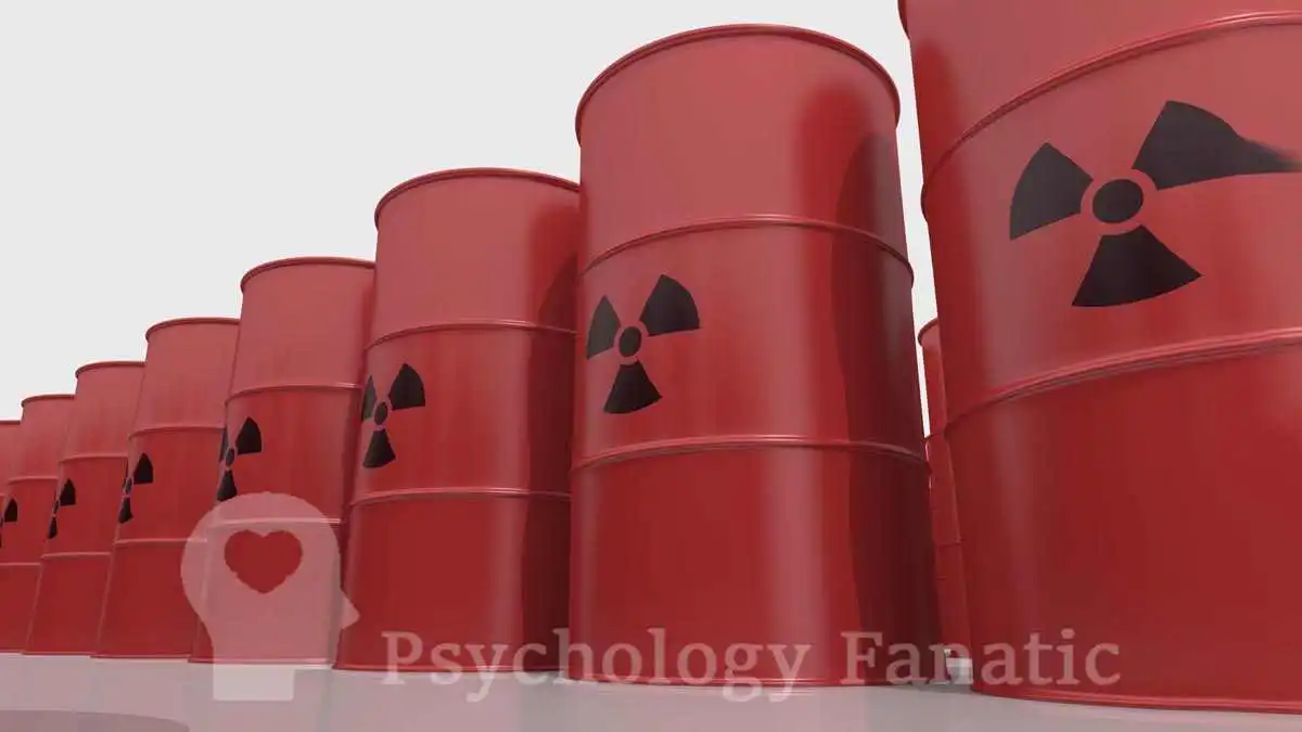 Toxic Home Environments. Psychology Fanatic article feature image