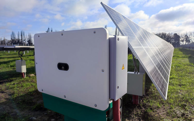 Inauguran 1ª planta fotovoltaica PMGD con almacenamiento de baterías de litio, conectada a distribución en Chile