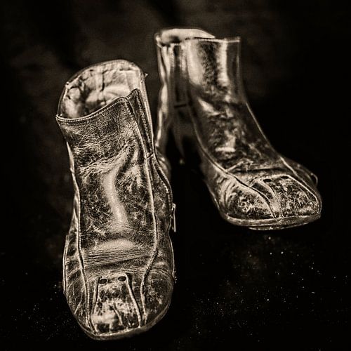 Old shoes - Ernst